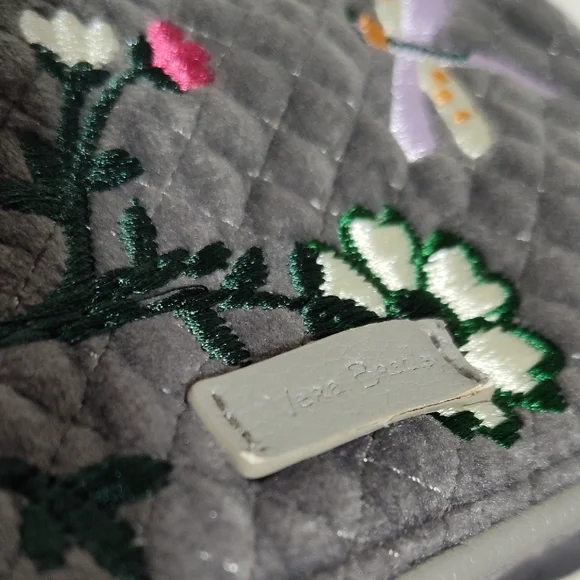 Vera Bradley RFID Crossbody Wallet Wolf Gray embroidered Flowers Dragonfly - Picture 6 of 16